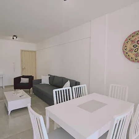 Apartament Local Larnaca